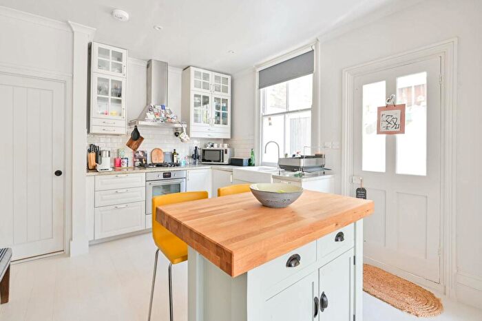 2 Bedroom Flat To Rent In Pepys Road, New Cross, London, SE14