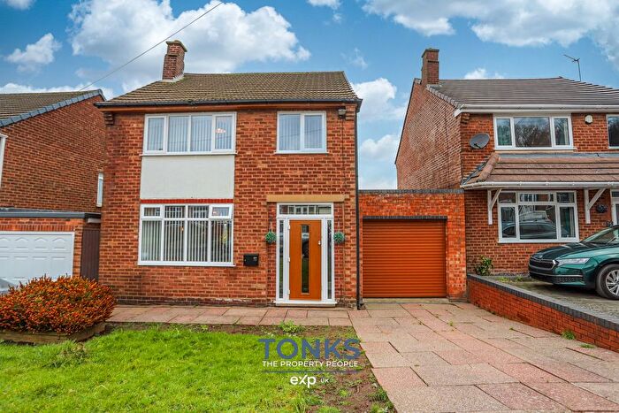3 Bedroom Detached House For Sale In Crendon Road, Rowley Regis, B65