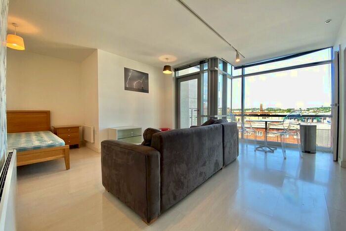 Apartment To Rent In Manor Mills, Ingram Street, LS11