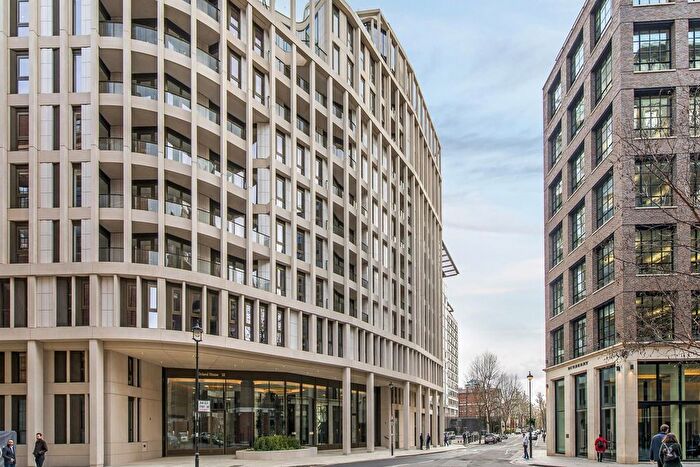 3 Bedroom Flat To Rent In John Islip Street, London, SW1P