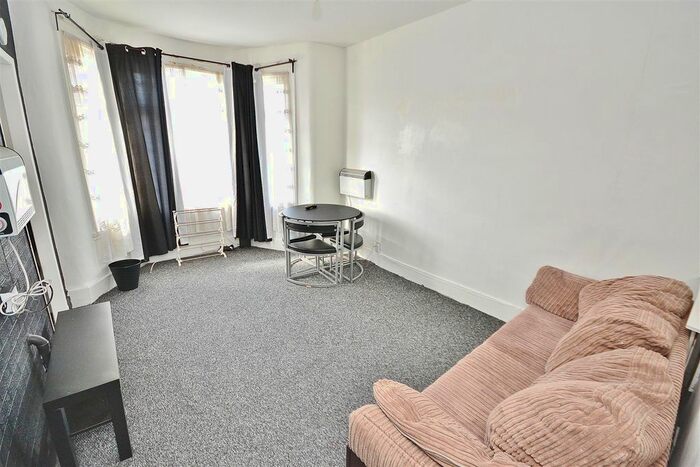 1 Bedroom Flat To Rent In Elgin Road, Seven Kings, Ilford IG3