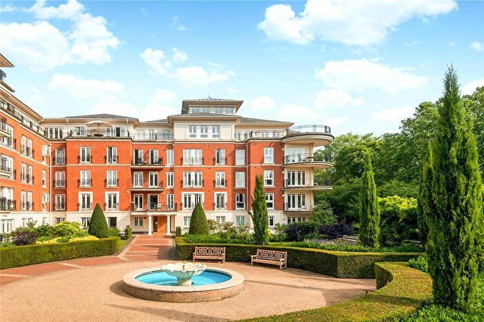 2 Bedroom Flat For Sale In Clevedon Road, Twickenham, TW1