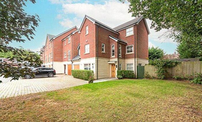 4 Bedroom Terraced House To Rent In Rufford Gate, Bracknell, Berkshire, RG12