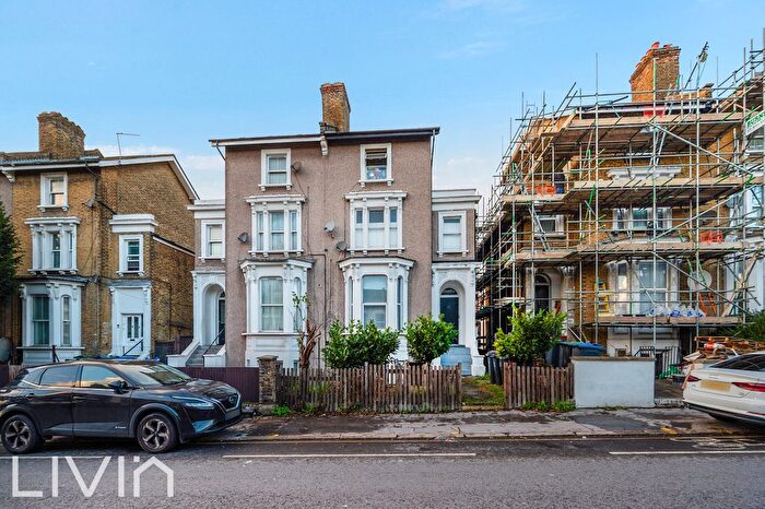 1 Bedroom Property For Sale In Whitehorse Lane, London, SE25