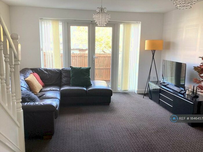 2 Bedroom End Of Terrace House To Rent In Oakland's Crescent, Leeds, LS8