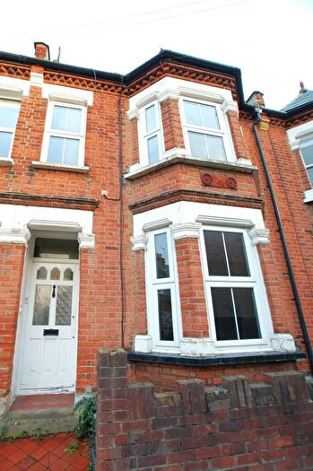 3 Bedroom Terraced House For Sale In Mafeking Avenue, Brentford, TW8