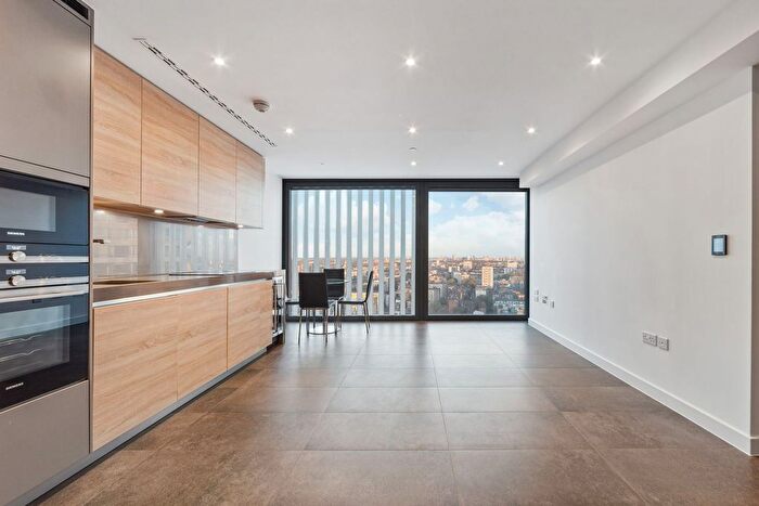 1 Bedroom Flat For Sale In Chronicle Tower, B City Road, London, EC1V