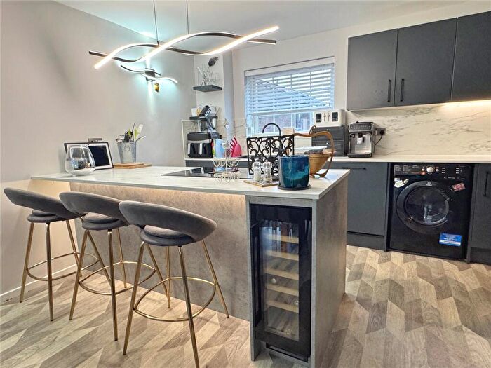 2 Bedroom End Of Terrace House For Sale In Linden Lea, Rawtenstall, Rossendale, BB4