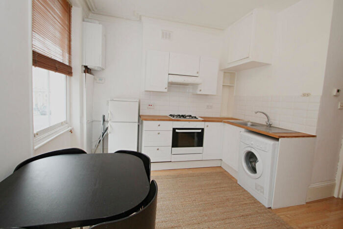 1 Bedroom Flat To Rent In Caledonian Road, Islington, London, N7