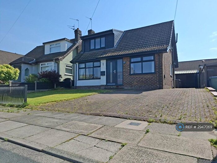 4 Bedroom Detached House To Rent In Cotswold Crescent, Bury, BL8