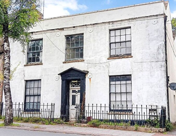 8 Bedroom End Terrace House For Sale In High Street, Chard, TA20