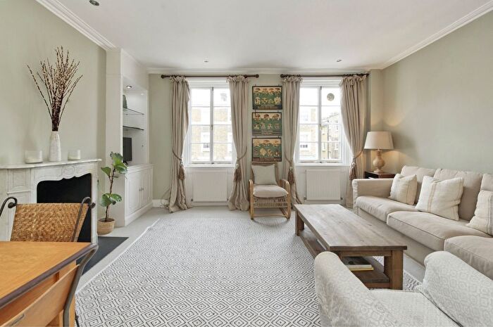 3 Bedroom Flat To Rent In Walpole Street, Chelsea, London, SW3