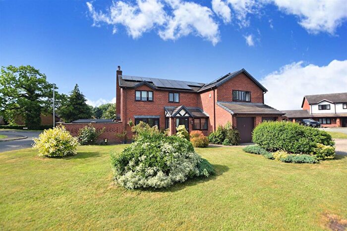 4 Bedroom Detached House For Sale In Farm View, Cross Lanes, Wrexham, LL13