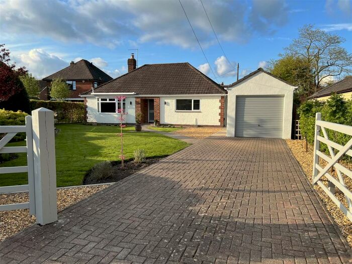 3 Bedroom Bungalow To Rent In Warminster, BA12