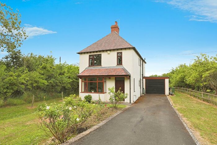 3 Bedroom Detached House For Sale In Evesham Road, Broadway, Worcestershire, WR12