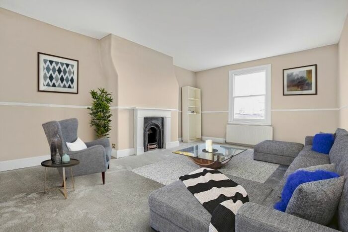 2 Bedroom Flat To Rent In Addison Gardens, London, W14