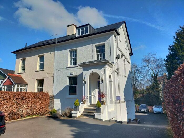 1 Bedroom Flat To Rent In Reigate Hill, Reigate, RH2