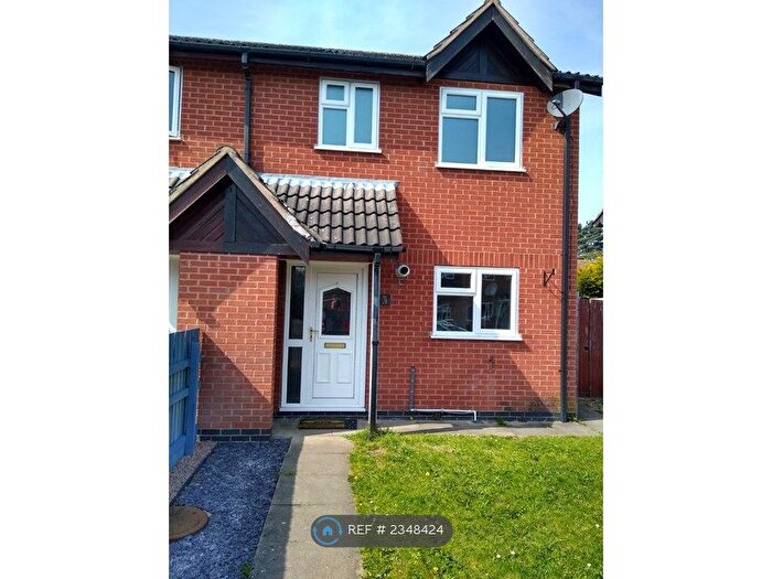 3 Bedroom Semi-Detached House To Rent In Fulford Close, Grantham, NG31