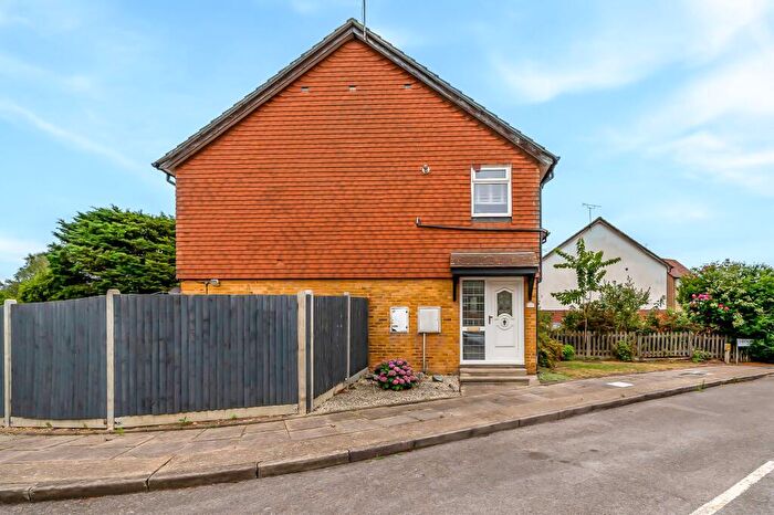 3 Bedroom End Of Terrace House For Sale In Shearwood Crescent, Crayford, DA1