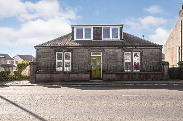 4 Bedroom Detached House For Sale In Dunfermline Road, Crossgates, KY4