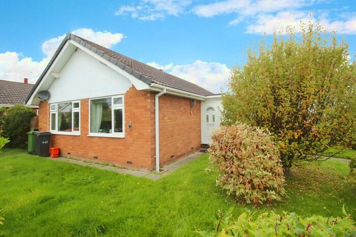 3 Bedroom Bungalow For Sale In Canolblas Avenue, Bodelwyddan, Denbighshire, LL18