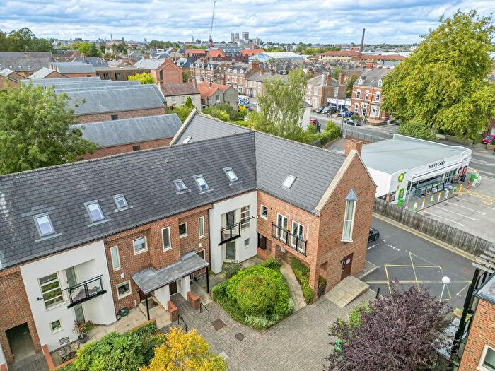 3 Bedroom Flat For Sale In Lawrence Square, York, YO10