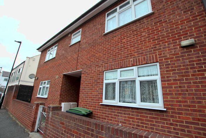 3 Bedroom Detached House To Rent In Waverley Road, Tottenham, London, N17