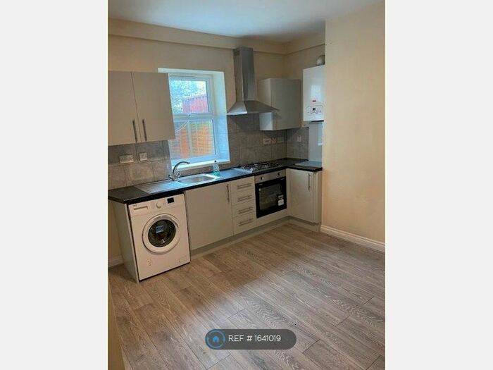 3 Bedroom Detached House To Rent In High Street, London, NW10