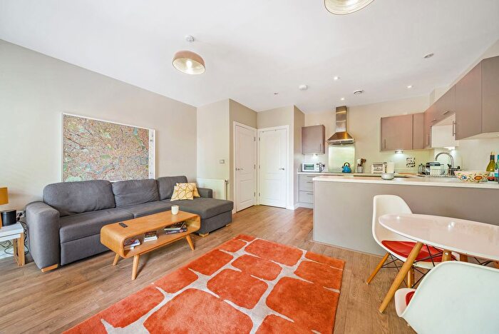 1 Bedroom Flat To Rent In Grange Road, London, SE1