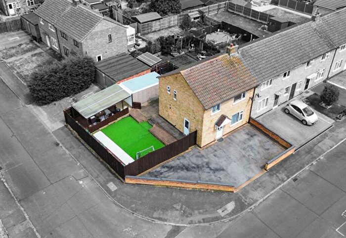 3 Bedroom End Of Terrace House For Sale In Falmouth Drive, Wigston, Leicester, LE18