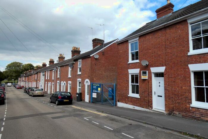 2 Bedroom Terraced House To Rent In Salisbury, SP1