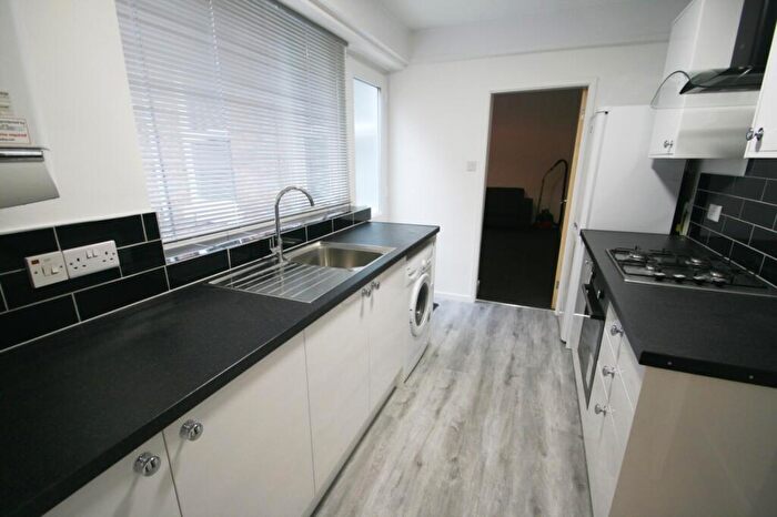 2 Bedroom Flat To Rent In Spencer Street, Newcastle Upon Tyne, Tyne And Wear, NE6