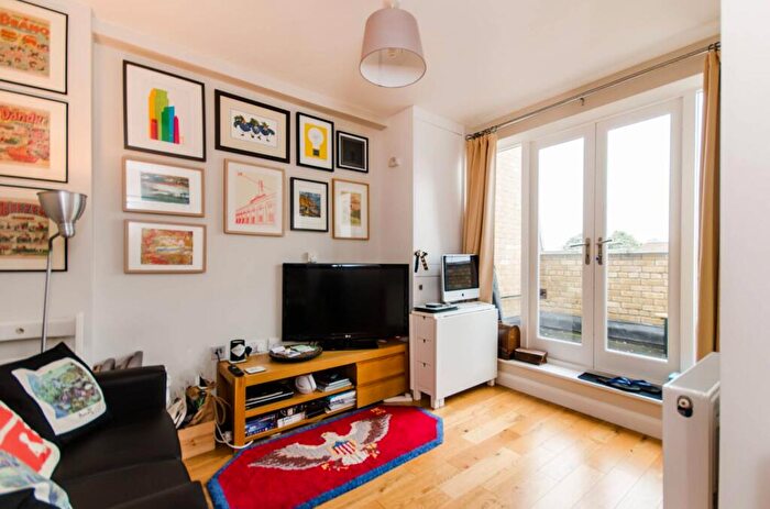 1 Bedroom Flat To Rent In Rye Lane, Peckham, London, SE15