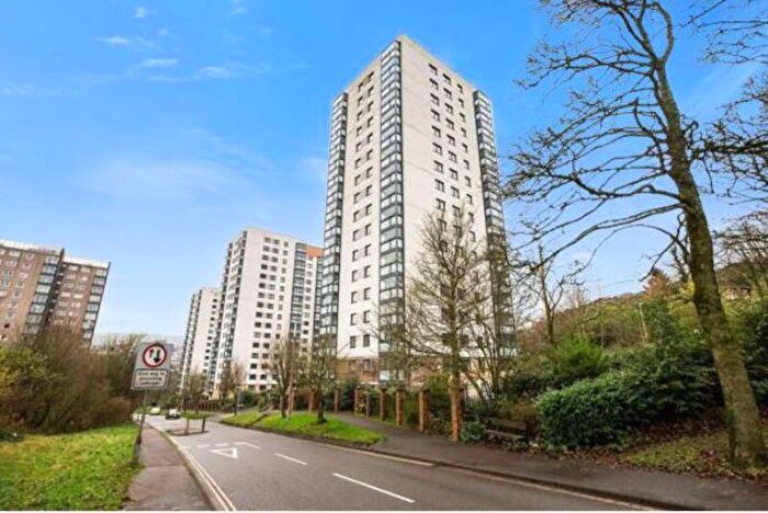 1 Bedroom Flat For Sale In Wheatley Court, Halifax, HX2