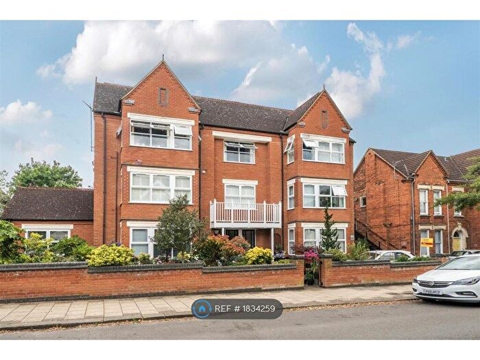 2 Bedroom Maisonette To Rent In Glebe House, Bedford, MK40