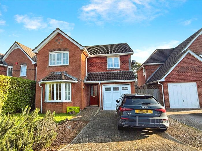 4 Bedroom Detached House To Rent In Highlands Road, Barton On Sea, BH25