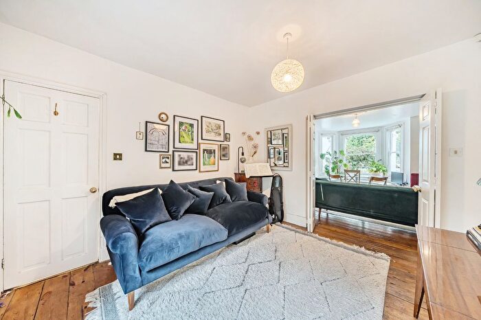 1 Bedroom Flat To Rent In Rosehill Road, London, SW18