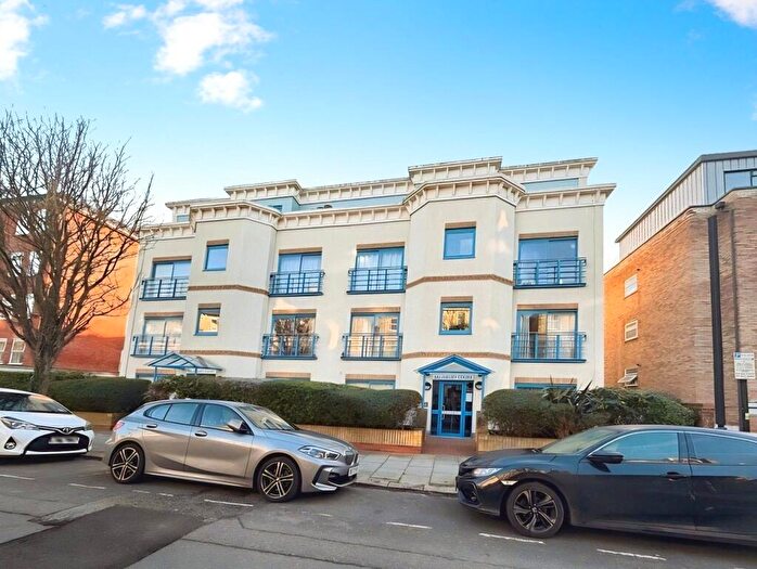 2 Bedroom Flat To Rent In Salisbury Road, Hove, East Sussex, BN3