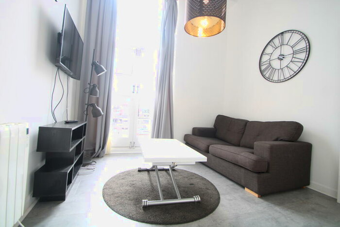 2 Bedroom Apartment To Rent In Wilson Street, Glasgow, G1