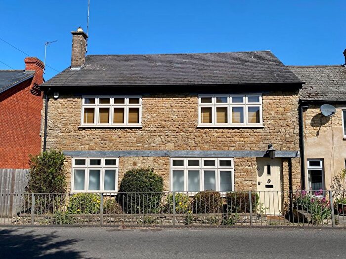 4 Bedroom Cottage For Sale In Forest Road, Hartwell, Northampton, NN7