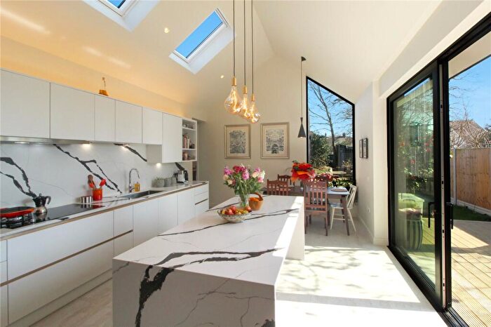 4 Bedroom Bungalow For Sale In Tankerville Drive, Leigh-on-Sea, Essex, SS9