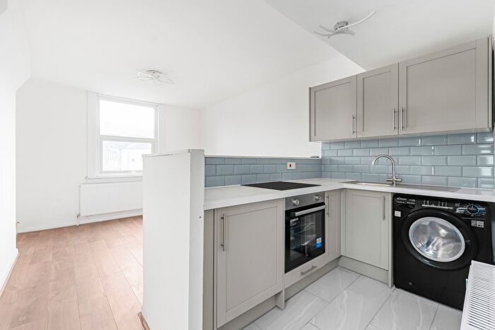 1 Bedroom Flat For Sale In Sangley Road, London, SE25