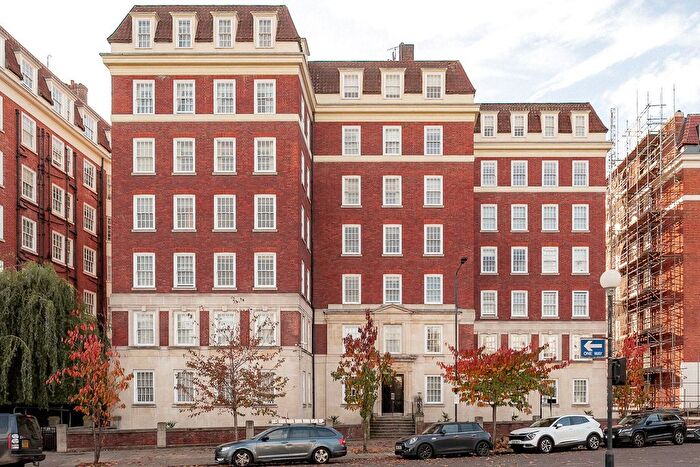 2 Bedroom Flat For Sale In St Mary Abbots Court, Warwick Gardens, Holland Park, London, W14