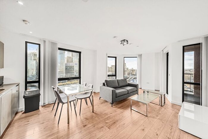2 Bedroom Flat To Rent In Roosevelt Tower, Williamsburg Plaza, E14