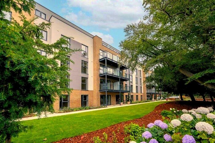 2 Bedroom Flat For Sale In Fairfield Road, Broadstairs, Kent, CT10