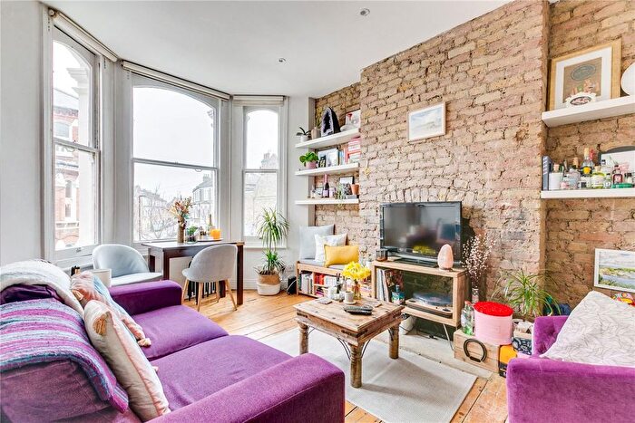 2 Bedroom Flat For Sale In Hemberton Road, Clapham, SW9
