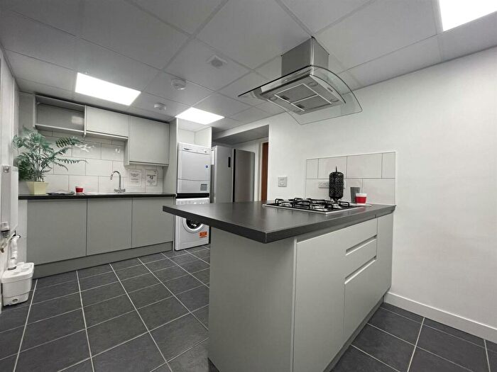 4 Bedroom Flat To Rent In Ramsay House, Cottage Grove, Southsea, PO5