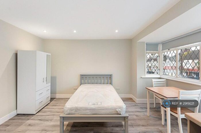 Studio To Rent In Cheam, Sutton, SM3