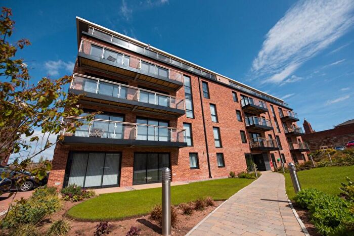 3 Bedroom Flat To Rent In Princeton Place, Liverpool, Merseyside, L8