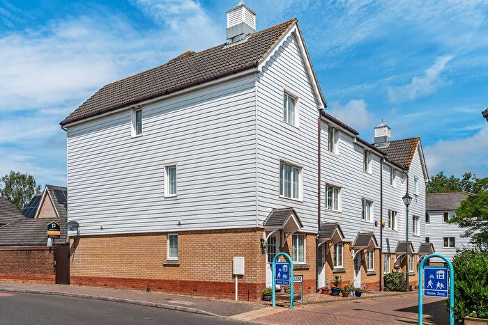 4 Bedroom Town House For Sale In Paddock Close, Edenbridge, Kent, TN8